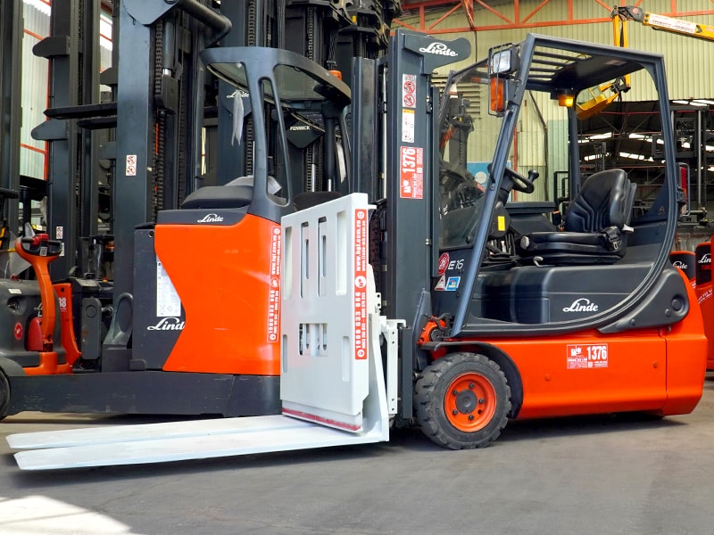 Lựa chọn xe nâng phù hợp với nhu cầu công việc và môi trường vận hành.