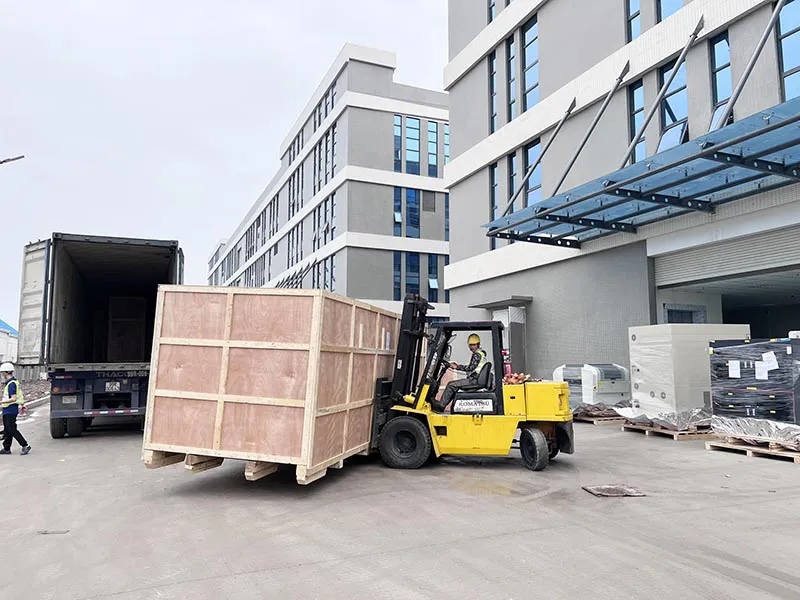Tổ chức nâng hạ và vận chuyển đến kho xưởng mới