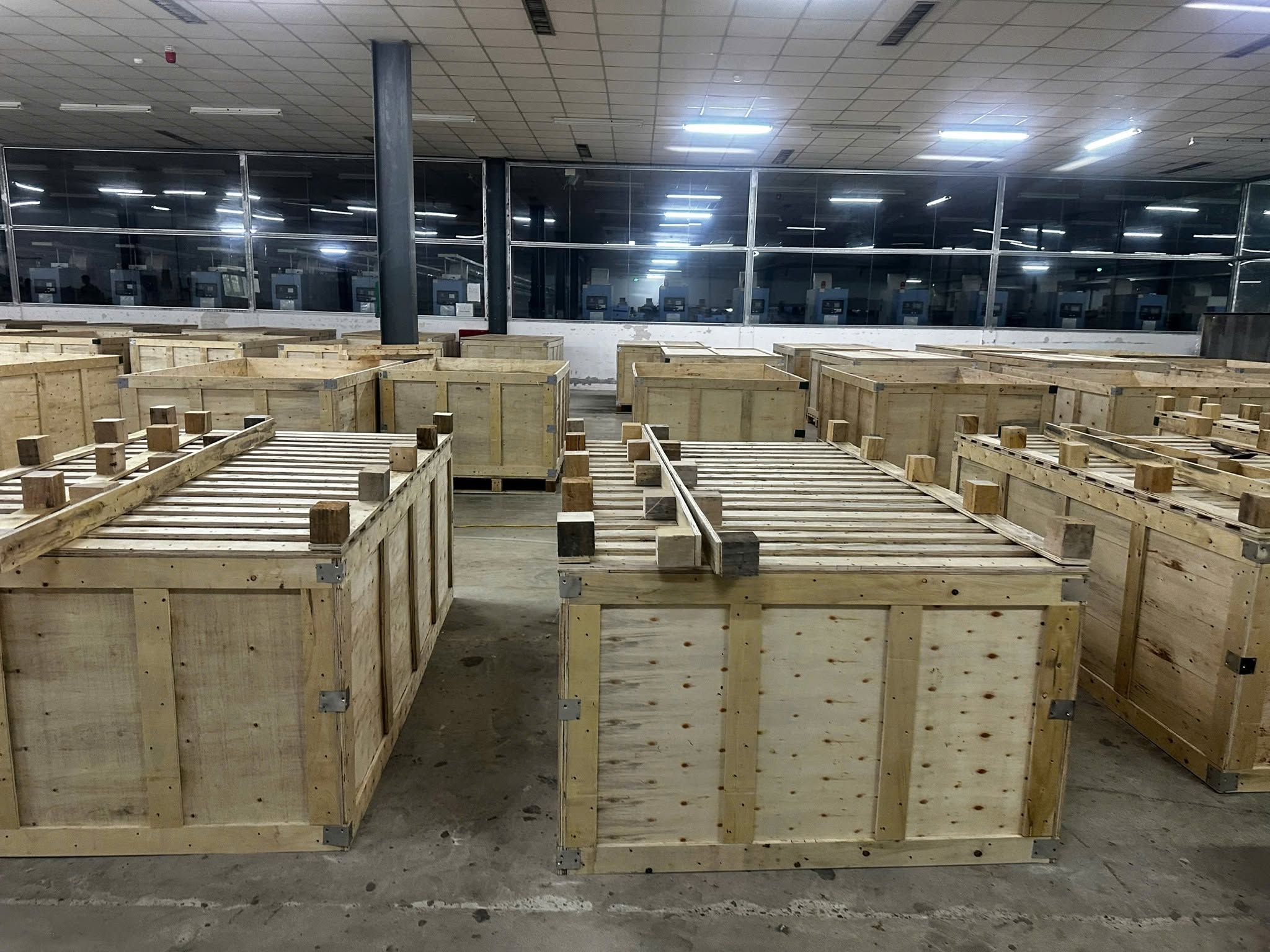 Các trường hợp cần đóng kiện pallet để bảo vệ hàng hóa khi lưu kho và vận chuyển.